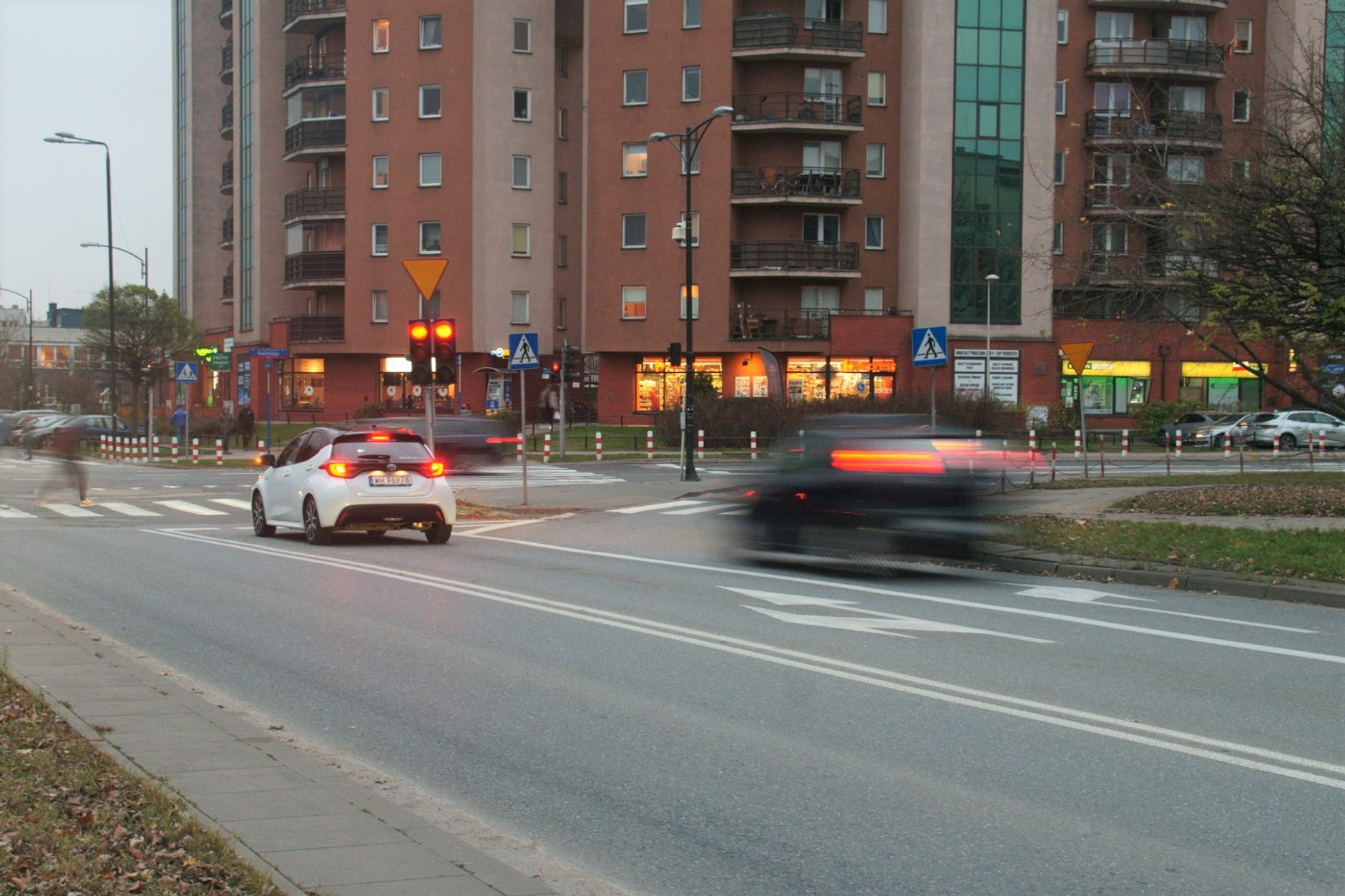 Skrzyżowanie ulic Rudnickiego i Kochanowskiego w Warszawie