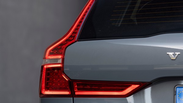 "Niezniszczalny" SUV Volvo znowu na pierwszym miejscu w Polsce. Mocno podgryza go Lexus