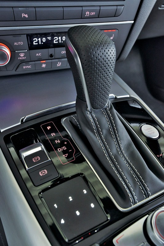 Mercedes wyhamował konkurencję - porównanie nowej klasy E z Audi A6 i BMW serii 5