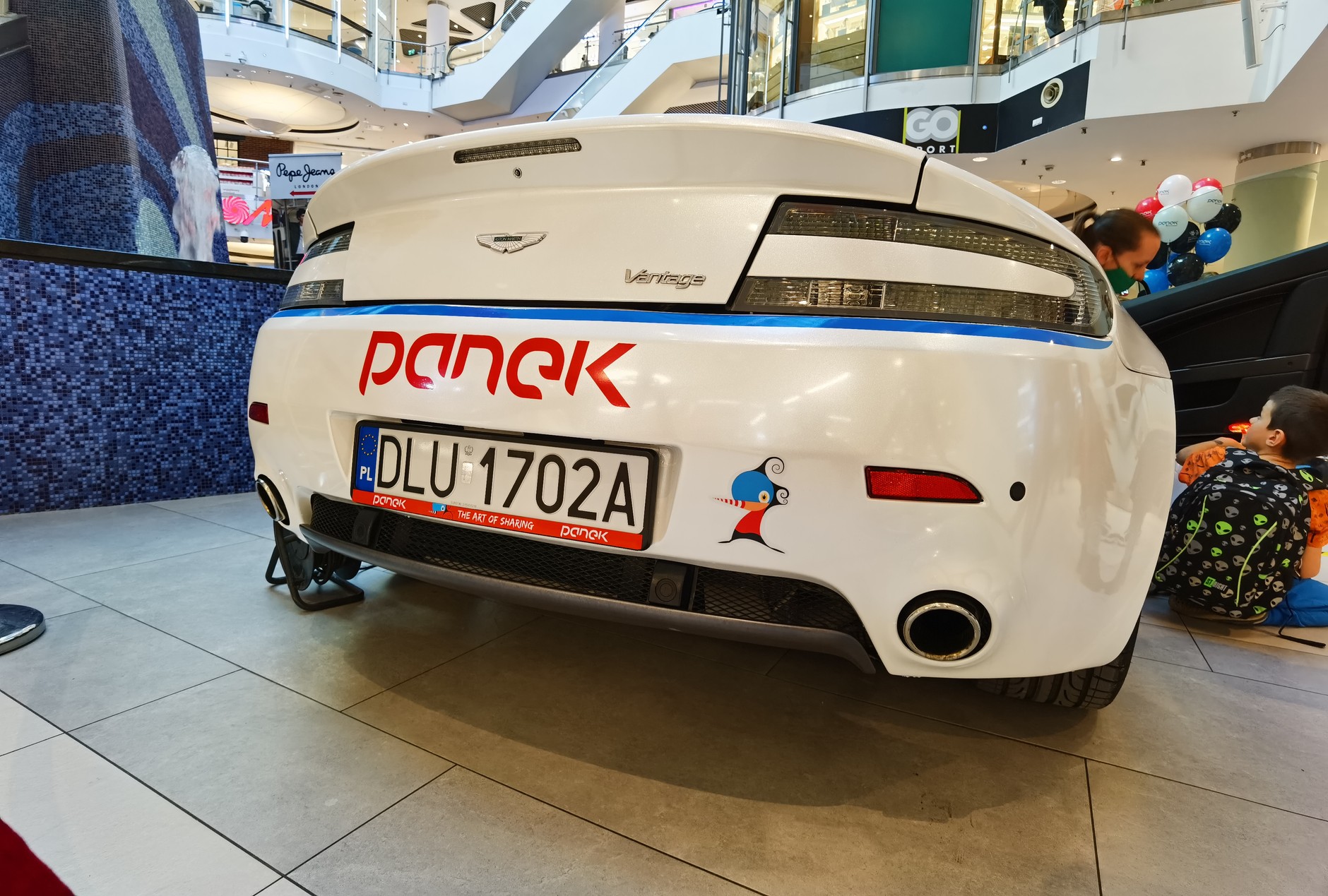 Aston Martin V8 Vantage Panek CarSharing
