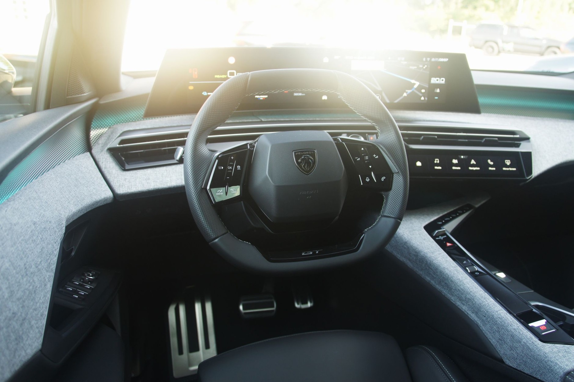 Peugeot E-5008 w pierwszym teście