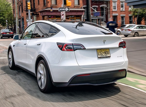 Tesla Model Y się sypie – teraz nie elektronika, lecz zawieszenie
