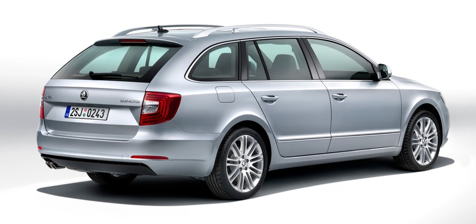 Nowa Skoda Superb upodobniła się do Rapida i Octavii