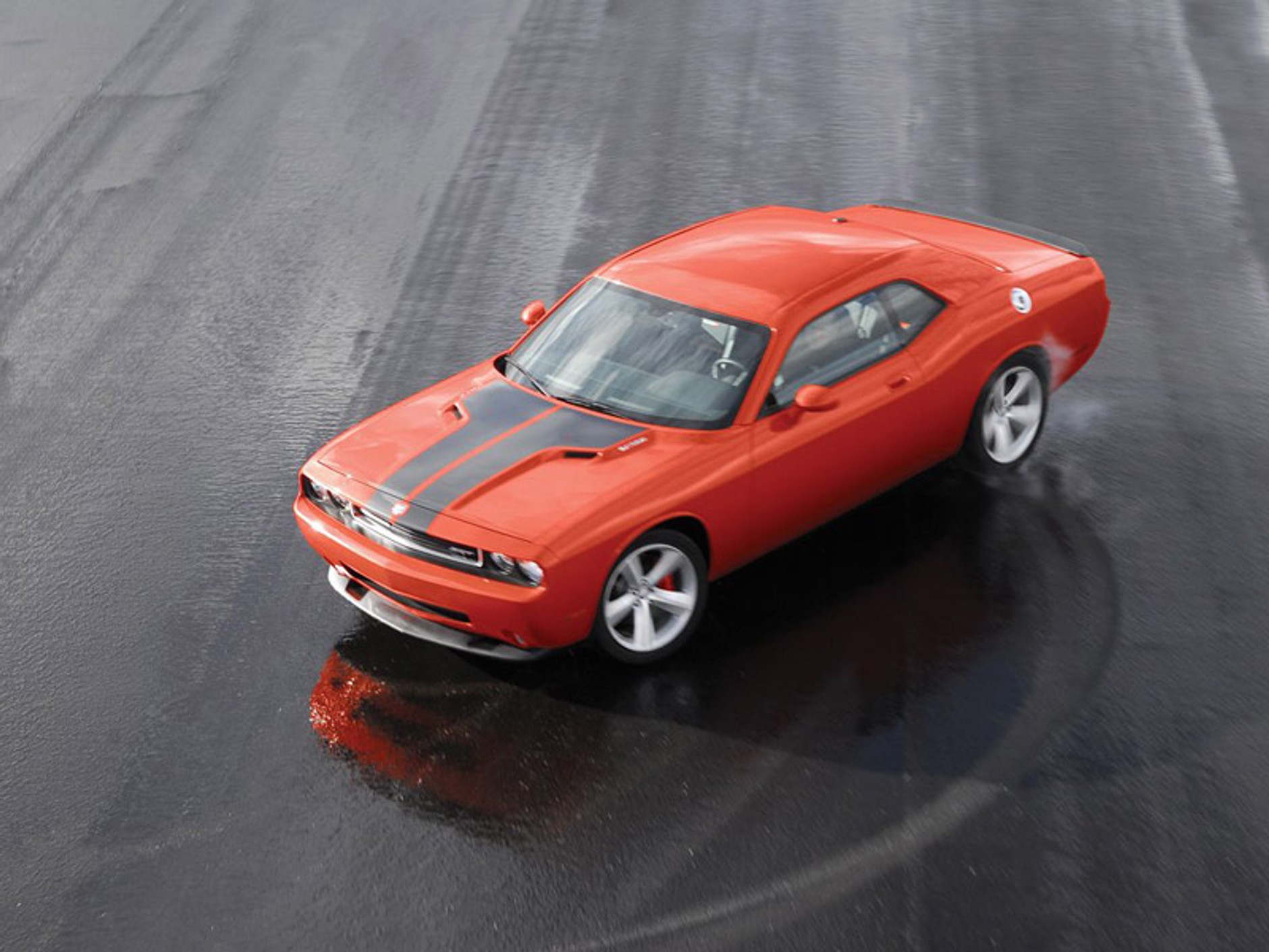 Chicago 2008: Dodge Challenger SRT8 w akcji (video)