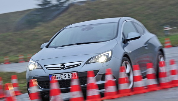 Opel Astra GTC: kompakt w sportowym stylu