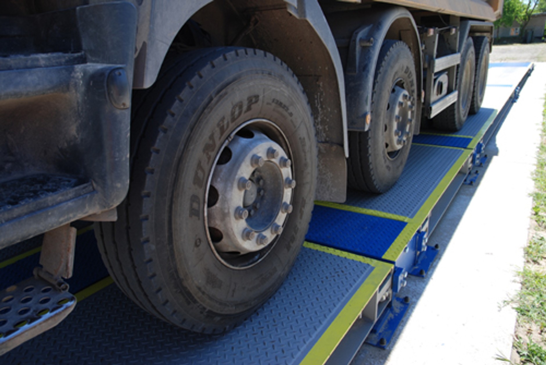 Waga zbyt ciężka - czyli walka z przeładowanymi ciężarowkami