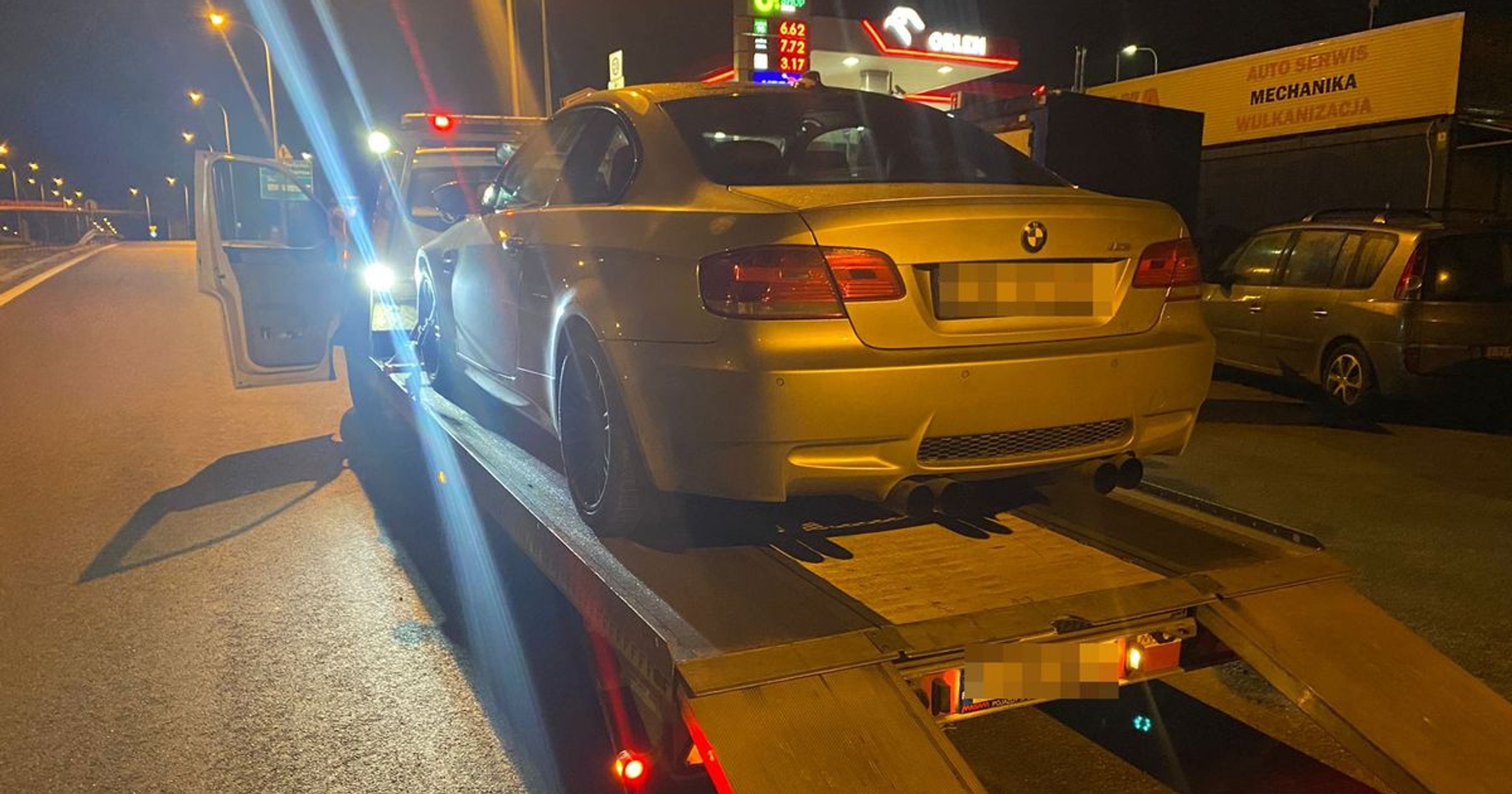 Zbyt głośny wydech i inne usterki policjanci odkryli w BMW