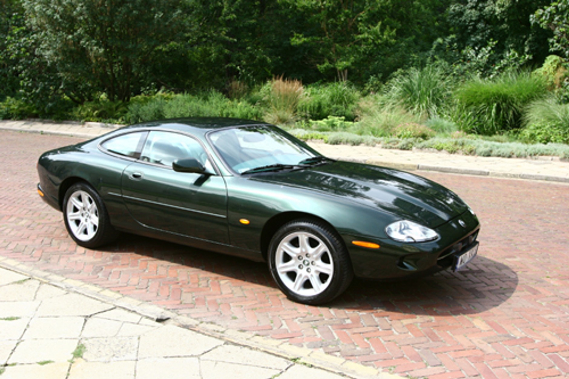 Jaguar XK8 - Mocno dowartościowuje