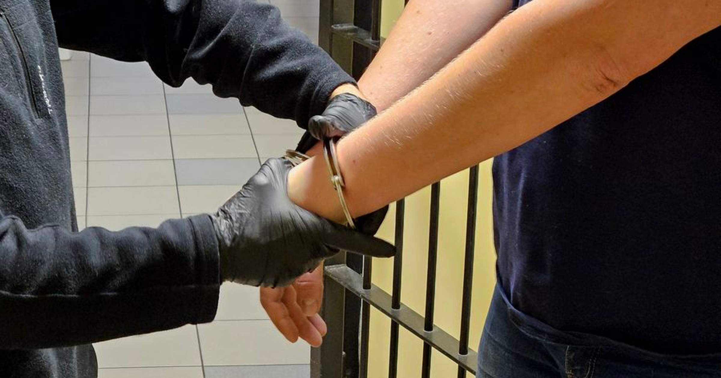38-latek z Gdyni zatrzymany za posiadanie i prowadzenie samochodu pod wpływem kokainy