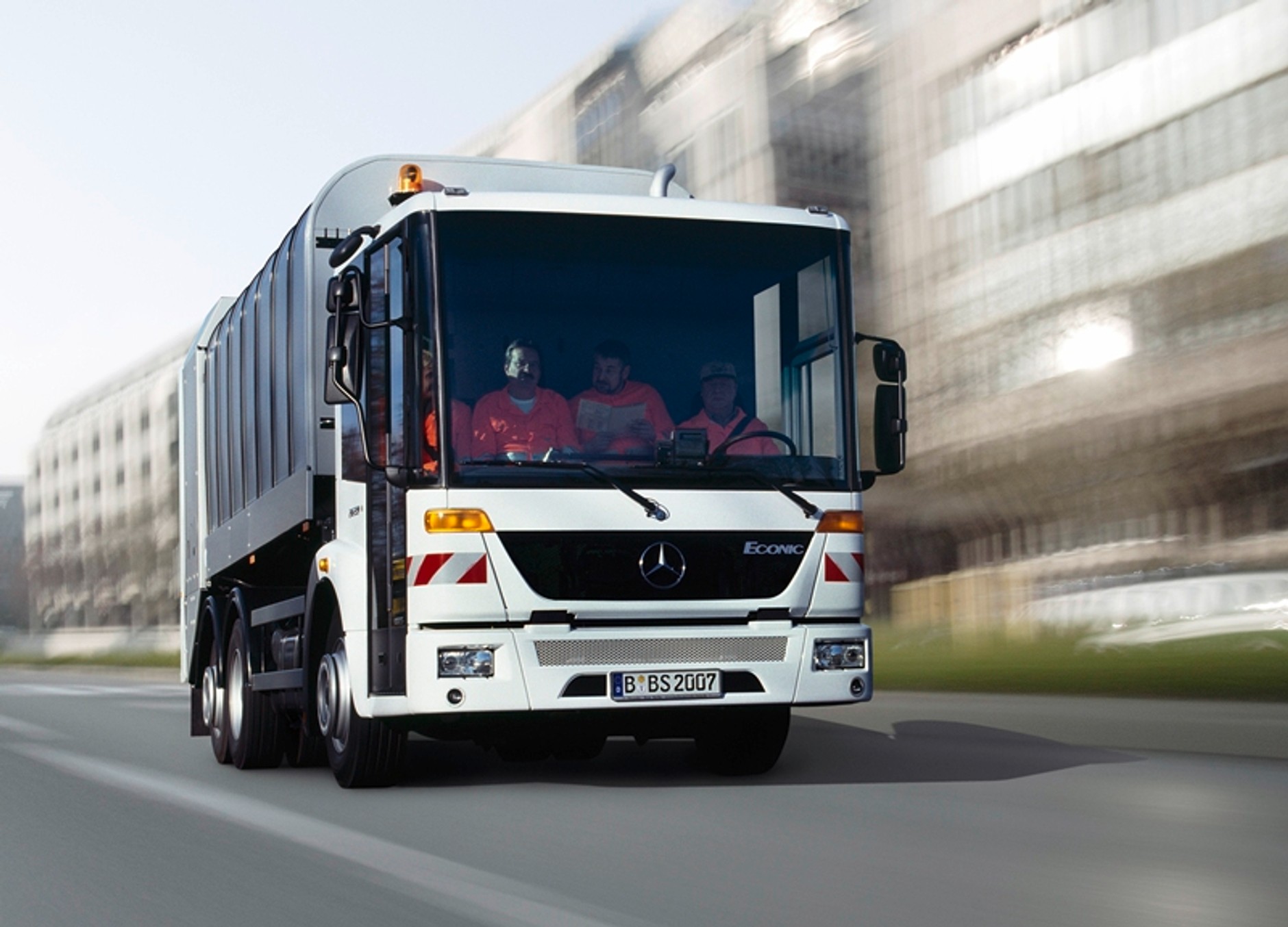 Duuuże ciężarówki dla dużych chłopców