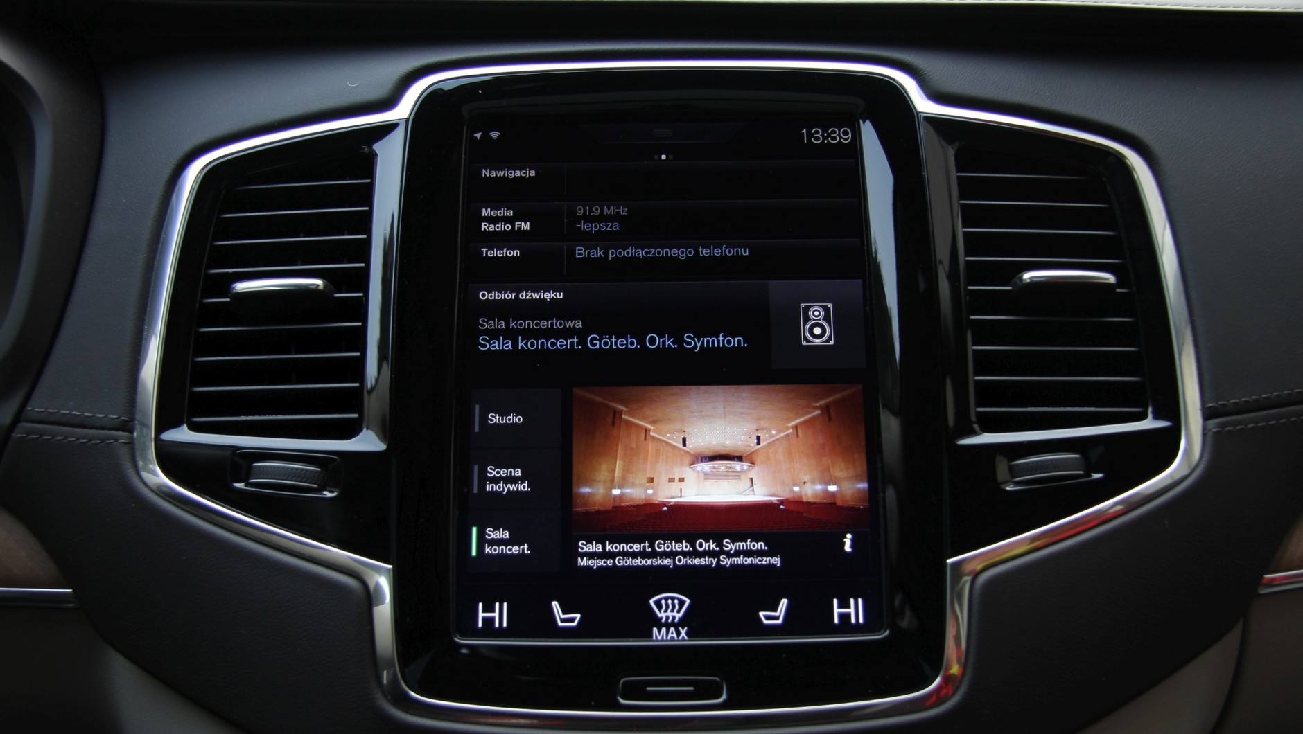 Volvo XC90 - system symulacji charakterystyki brzmienia sali koncertowej