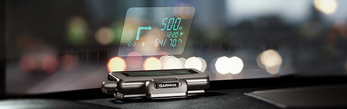 Na szybie można  zobaczyć m.in. alarm przekroczenia dozwolonej prędkości. Garmin