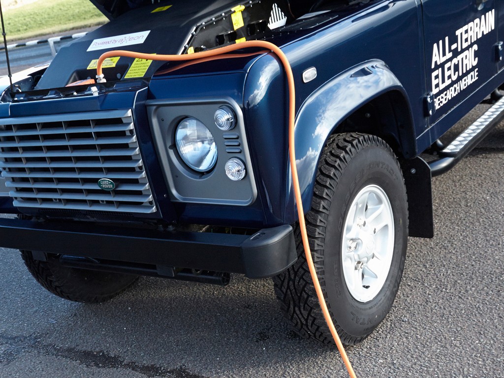 Elektryczny Land Rover Defender