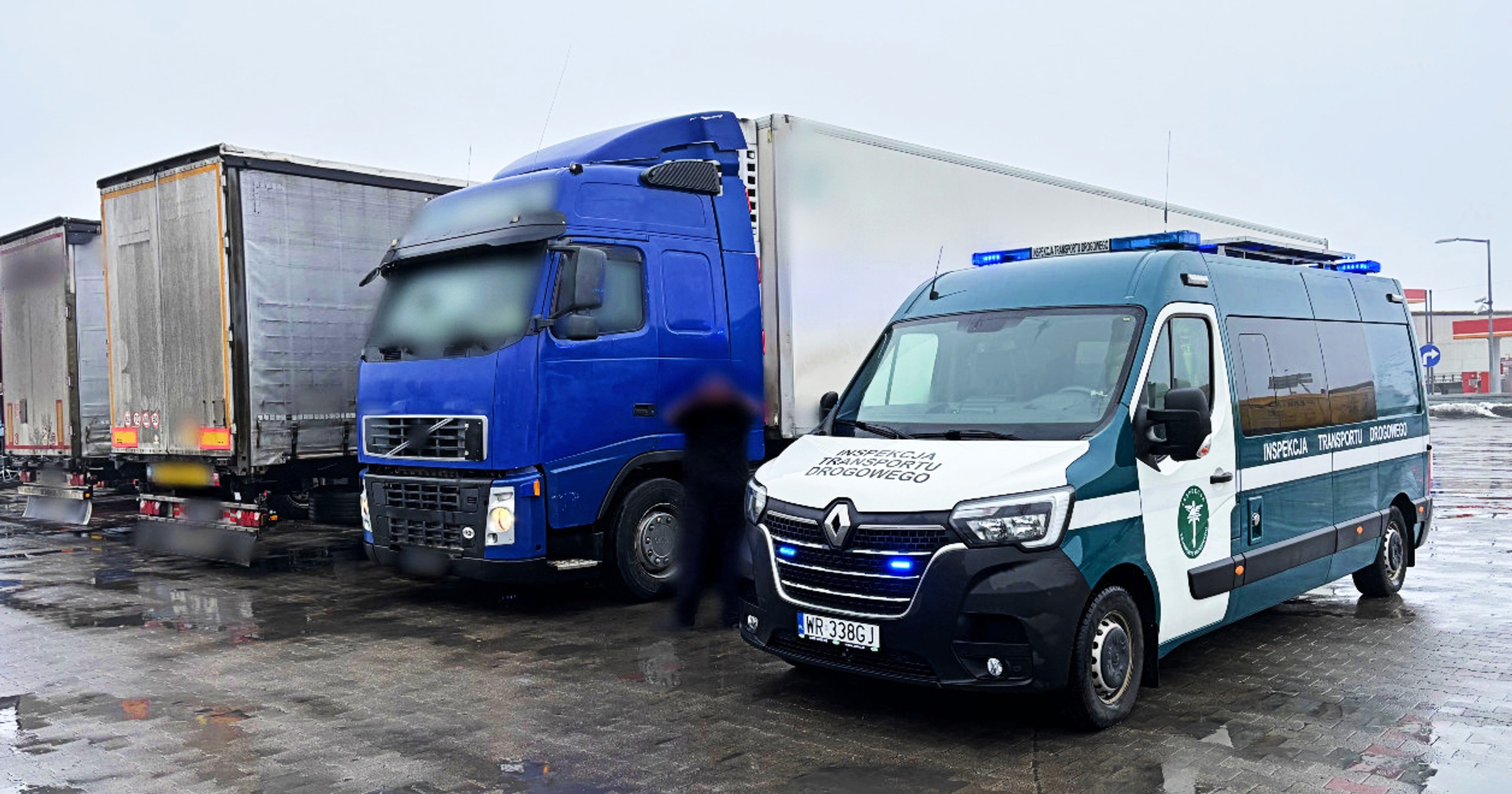 Zespół pojazdów zatrzymany przez mazowieckich inspektorów