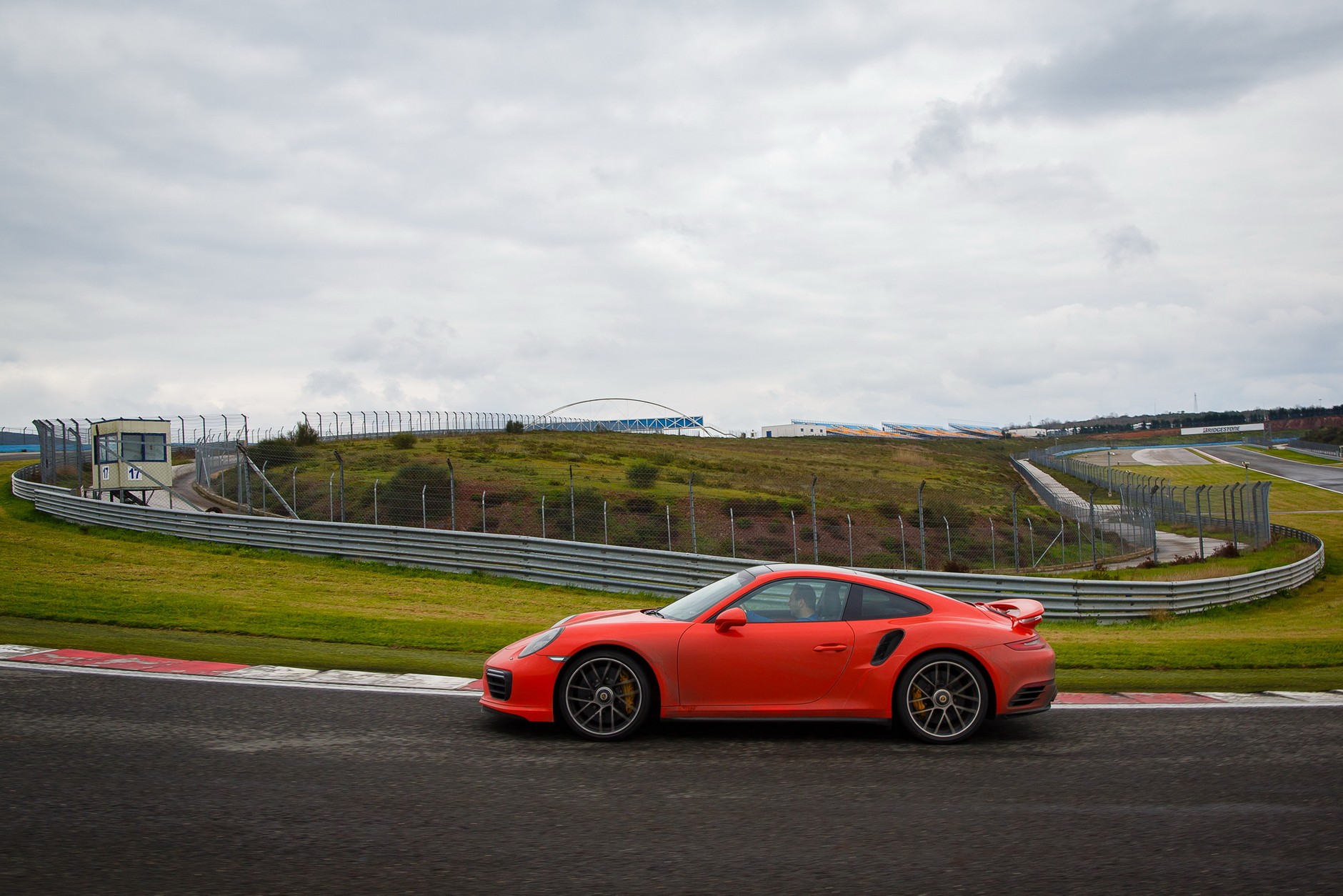 Porsche Carrera S i Turbo S na torze Istanbul Park