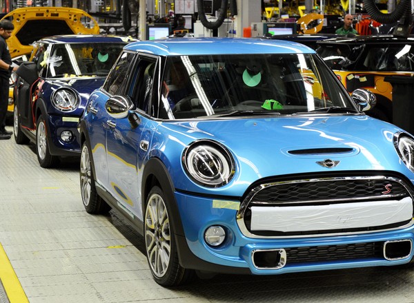 BMW przygotowuje się na twardy brexit