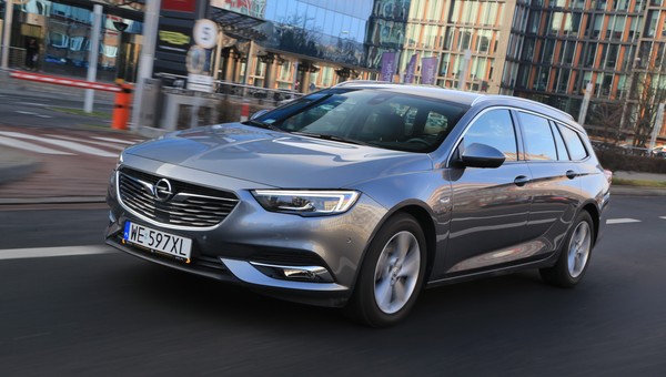 Opel Insignia do serwisu - ryzyko pożaru