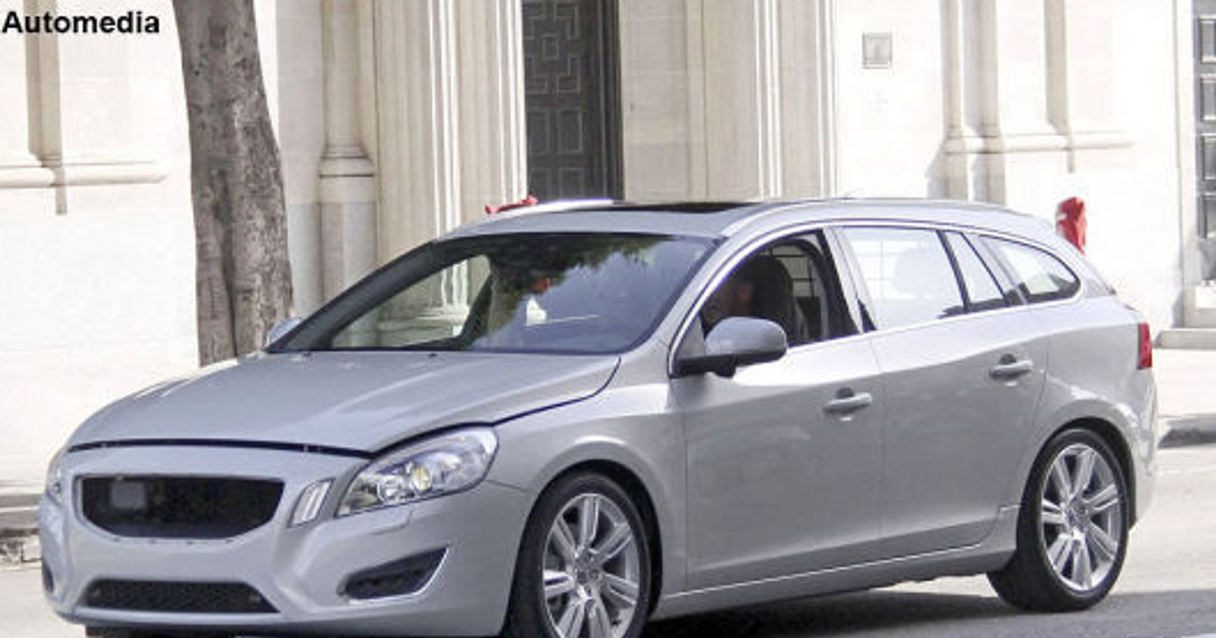 Volvo V60 - Tajny kombiak klasy średniej