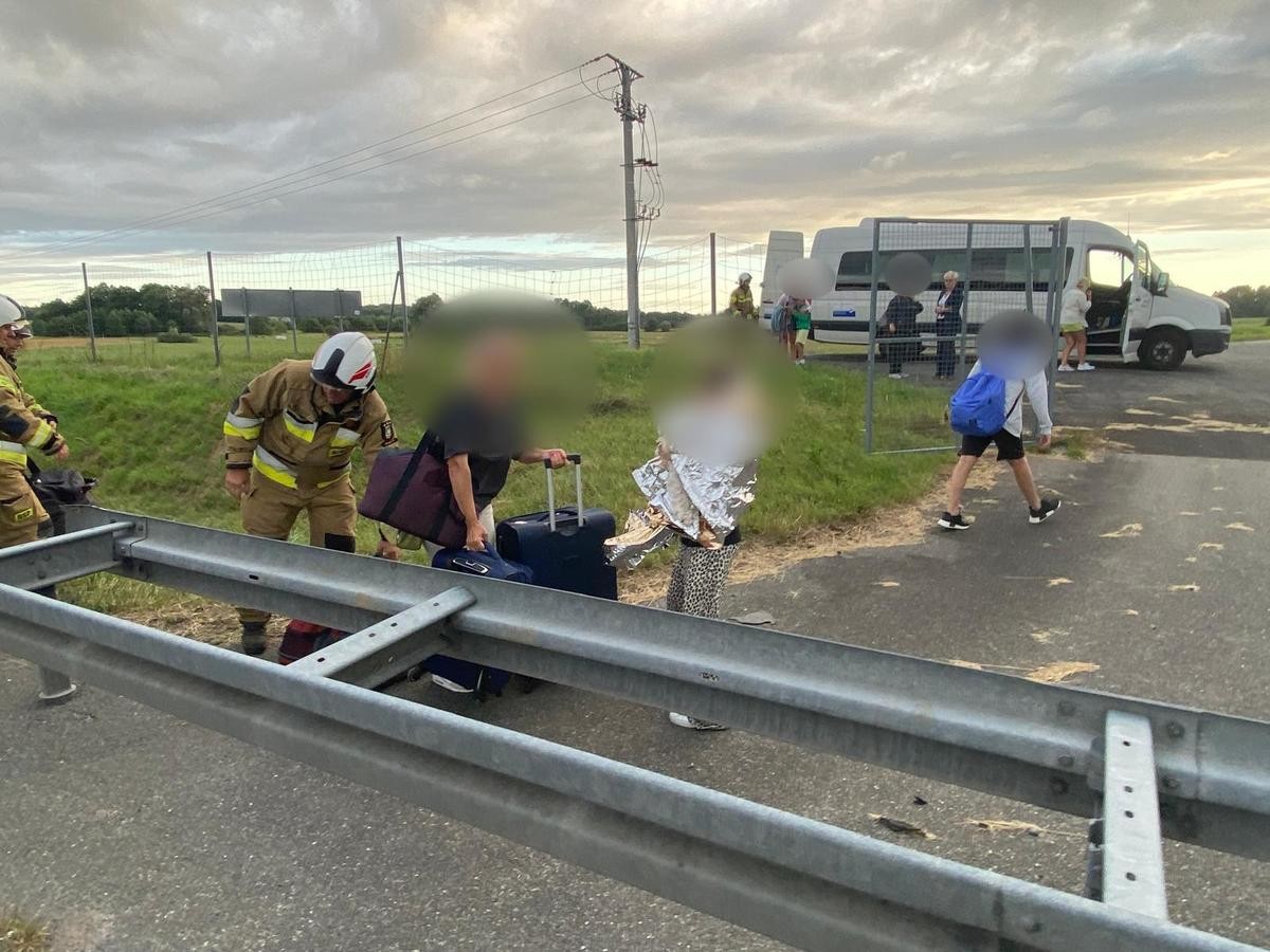 Autobus zderzył się z Chevroletem. Trasa S7 była zablokowana