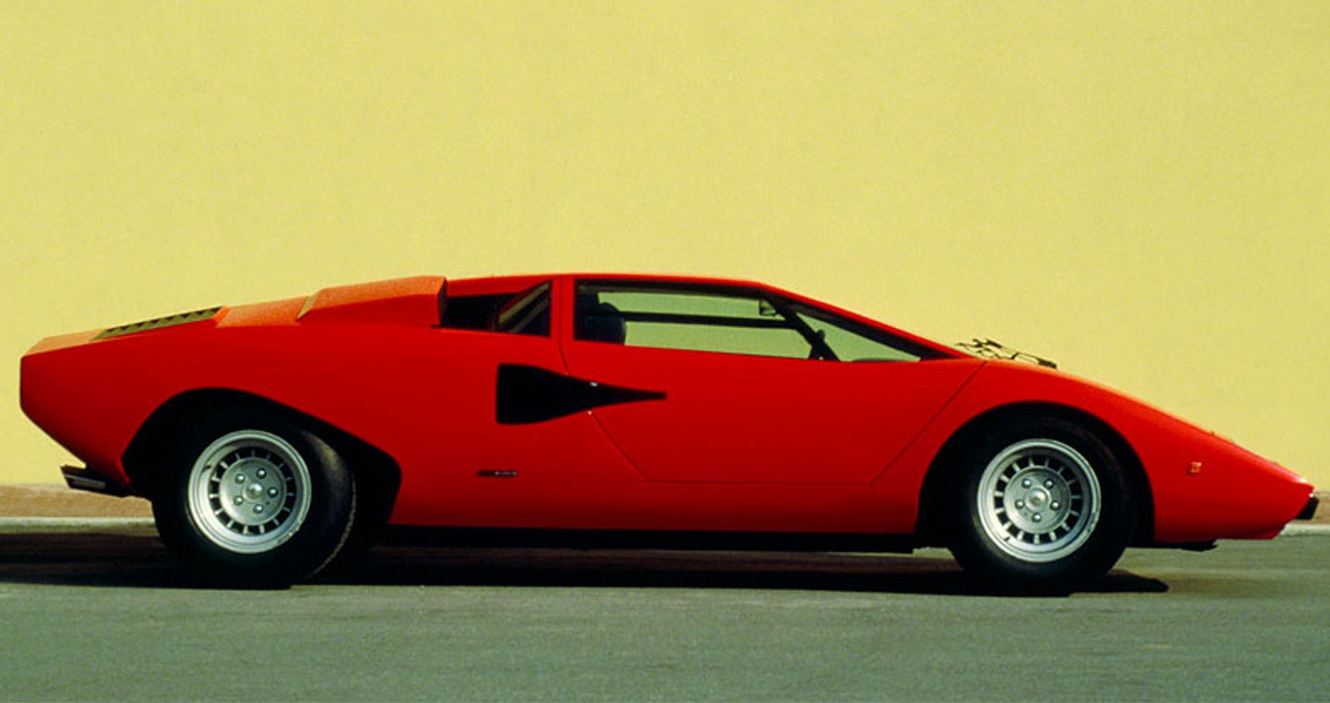 Legendy pod lupą: Lamborghini Countach – król supersportów