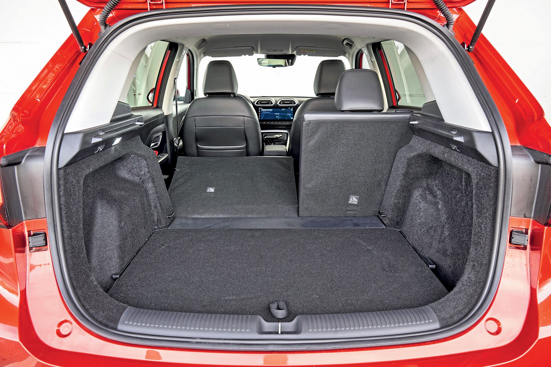 Pojedynek niedrogich SUVów: Dacia i MG 