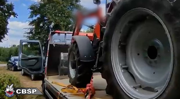Kradli pojazdy i robili z nich "klony". Właśnie takie auto kupił polski wicepremier