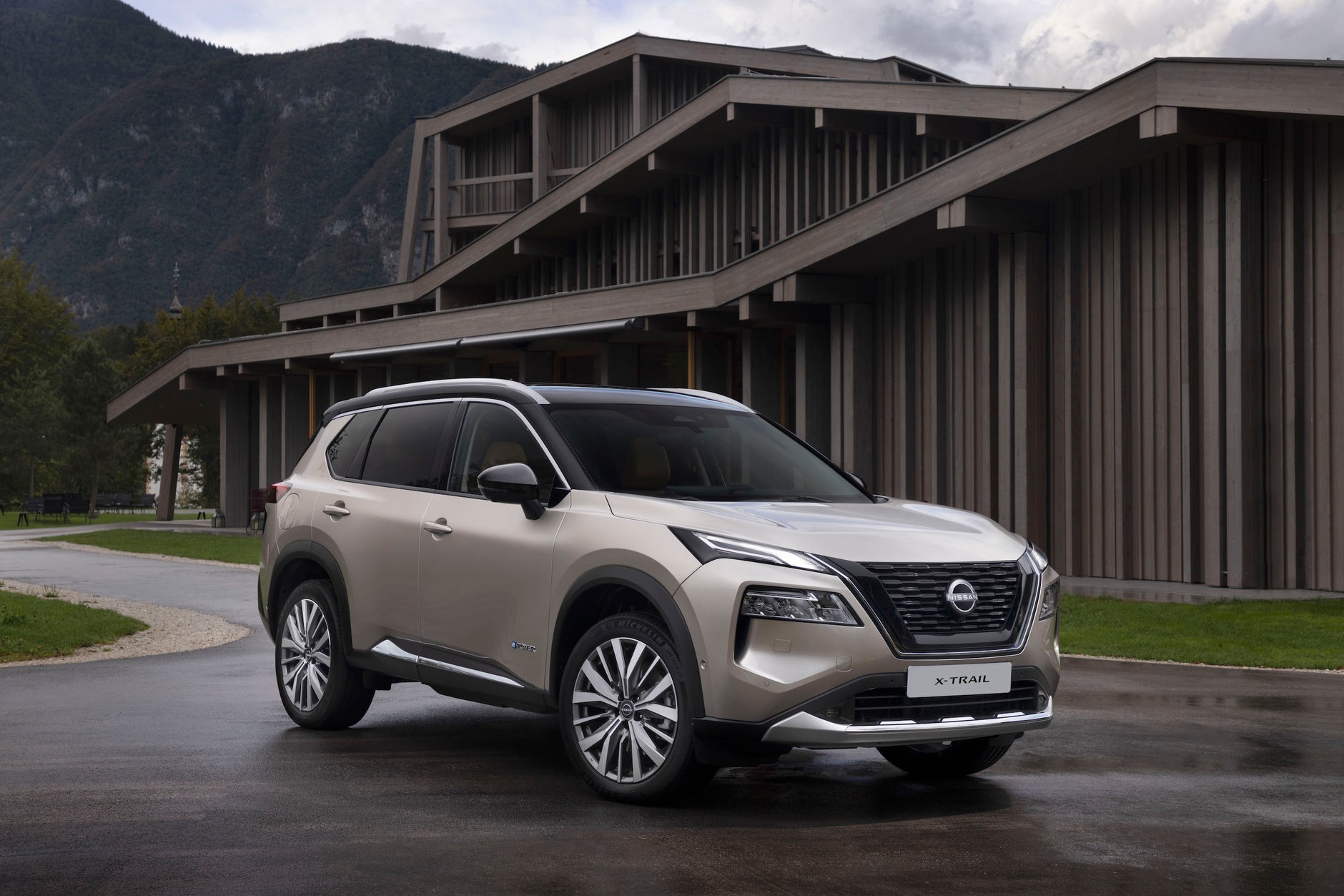 Nissan X-Trail e-Power e-4ORCE 2022 r.
