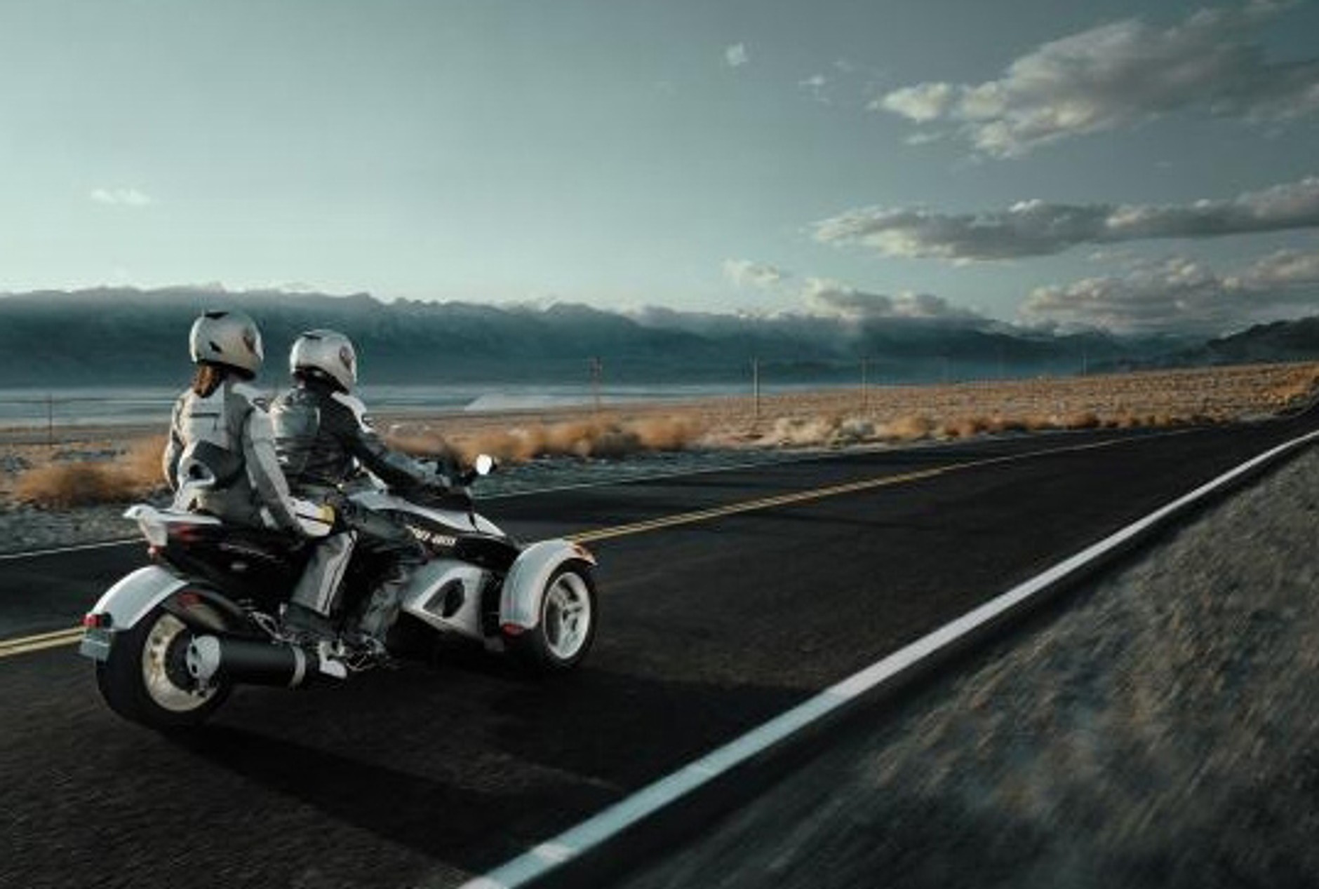 BRP Can-Am Spyder: nowy rozmiar roadstera
