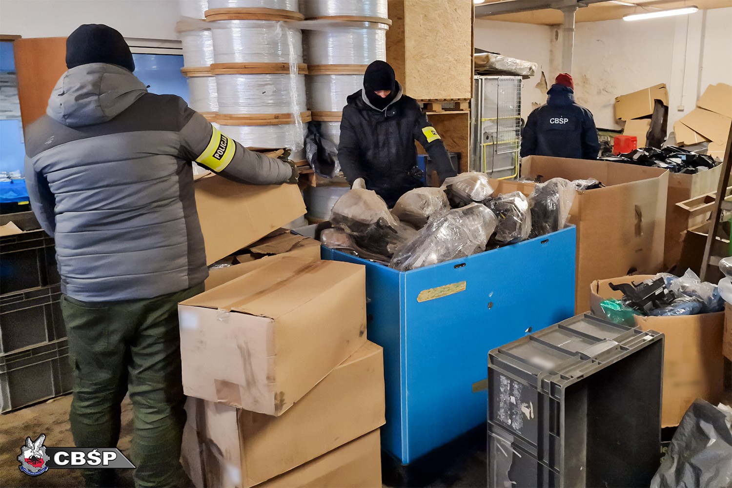 CBŚP zlikwidowało magazyny z kradzionymi częściami