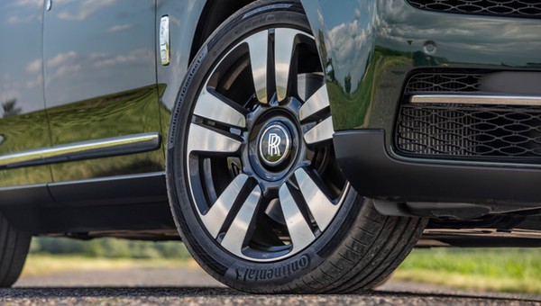 Lewandowski, Szczęsny, Milik i spółka. Jakie mają samochody?