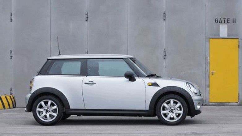 Kto kupuje więcej nowych aut? Kobiety czy mężczyźni?