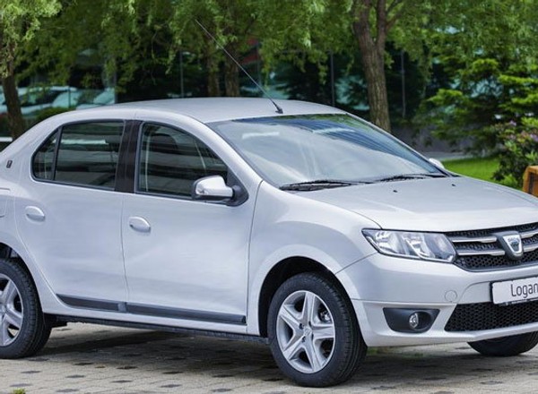 Frankfurt 2015: Dacia Duster FL i Logan automat