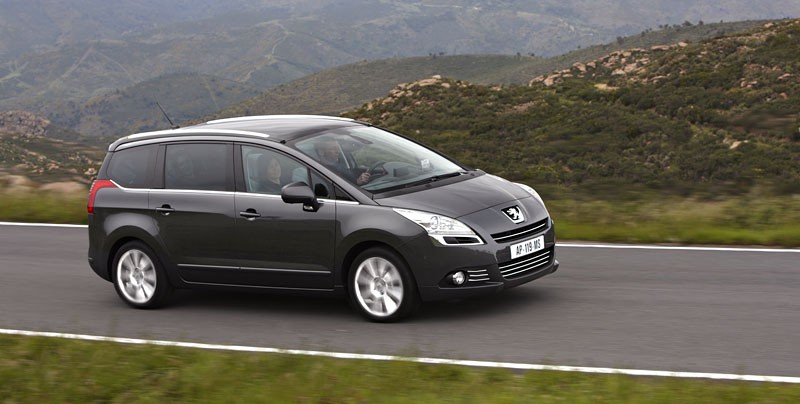 Peugeot: 5008 - duży, wygodny, nowoczesny, dla 5 lub 7 osób