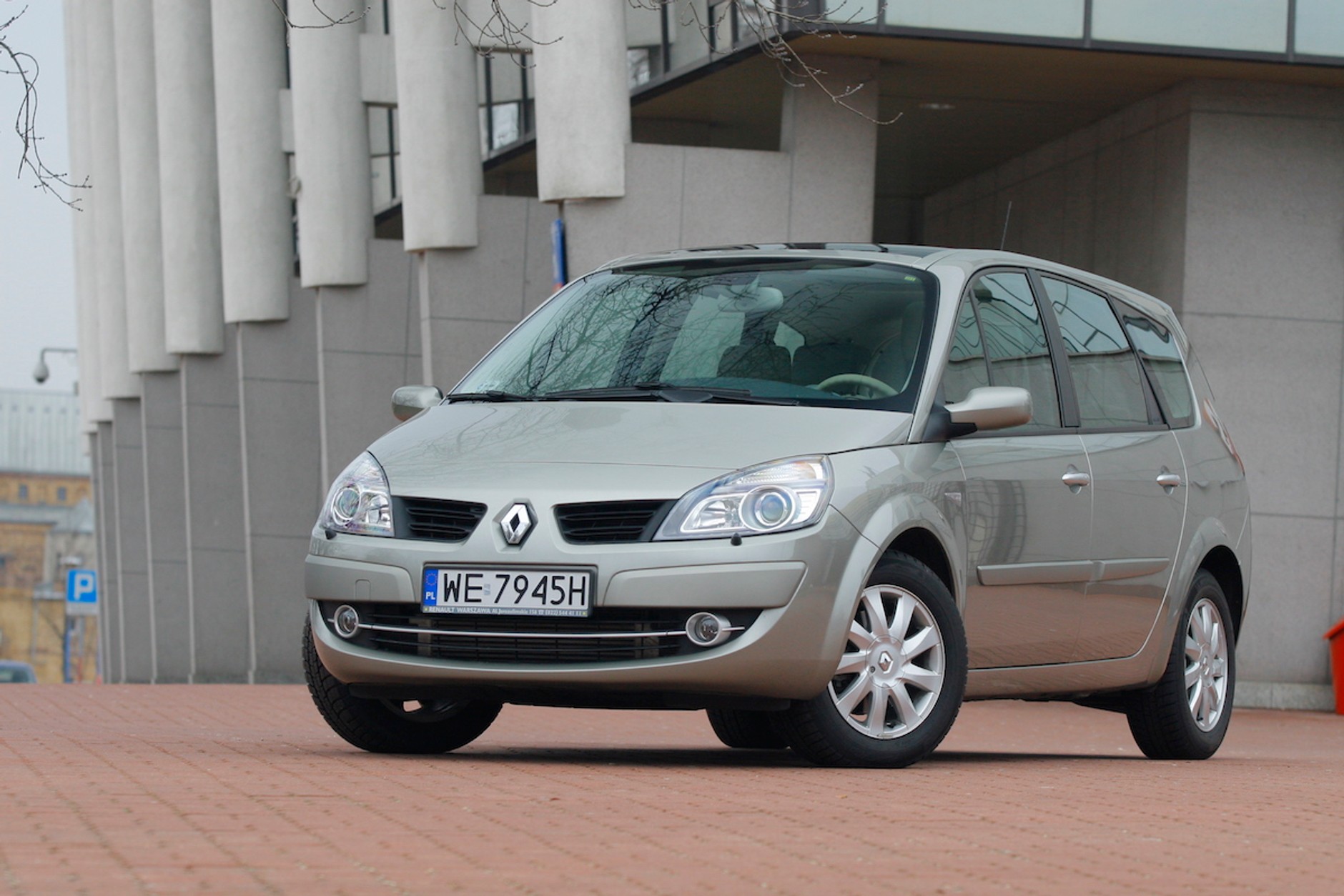 Renault Scenic II (2003-09); od 7000 zł