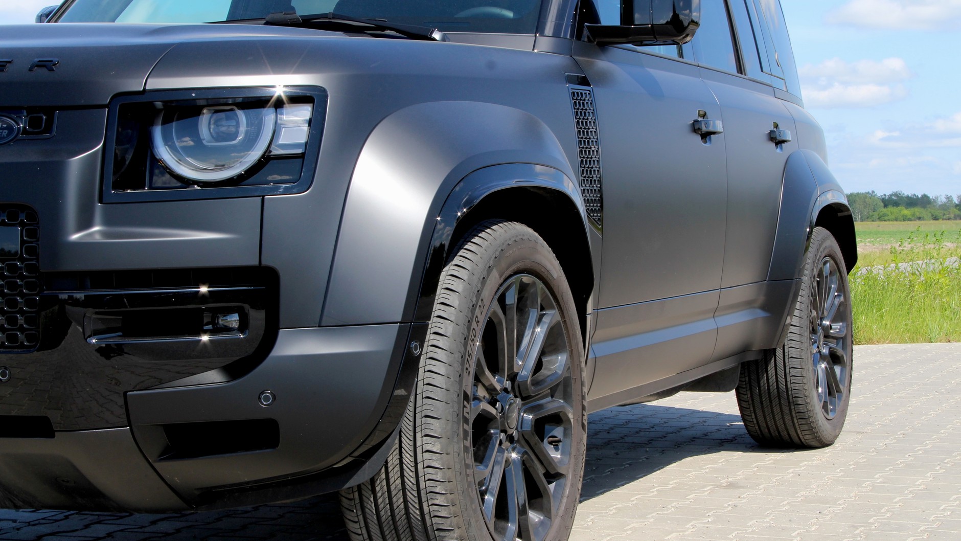 Land Rover Defender OCTA