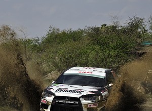 Michał Kościuszko umacnia się na pozycji lidera w PWRC