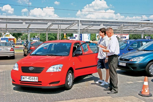 Gdzie kupić auto, w komisie, na giełdzie a może z ogłoszenia?