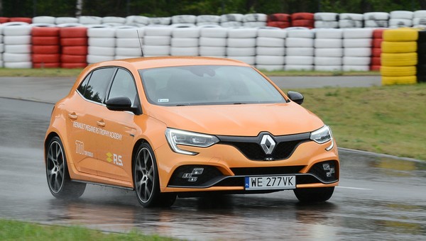 Renault Megane R.S. Trophy i Alpine A110 na Torze Modlin