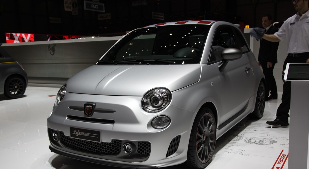 Abarth 695 Fuori Serie Record (Genewa 2013)