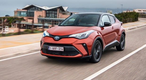 Lepsza używana Toyota C-HR czy Volkswagen T-Roc? Kluczowa była opinia mechanika