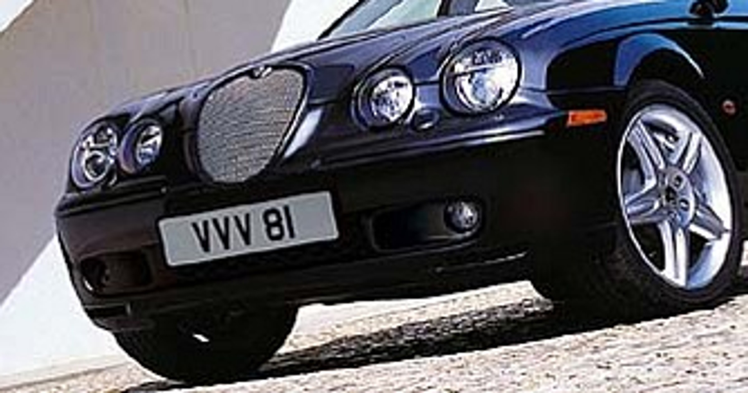 Jaguar S-Type od 194 tys. zł