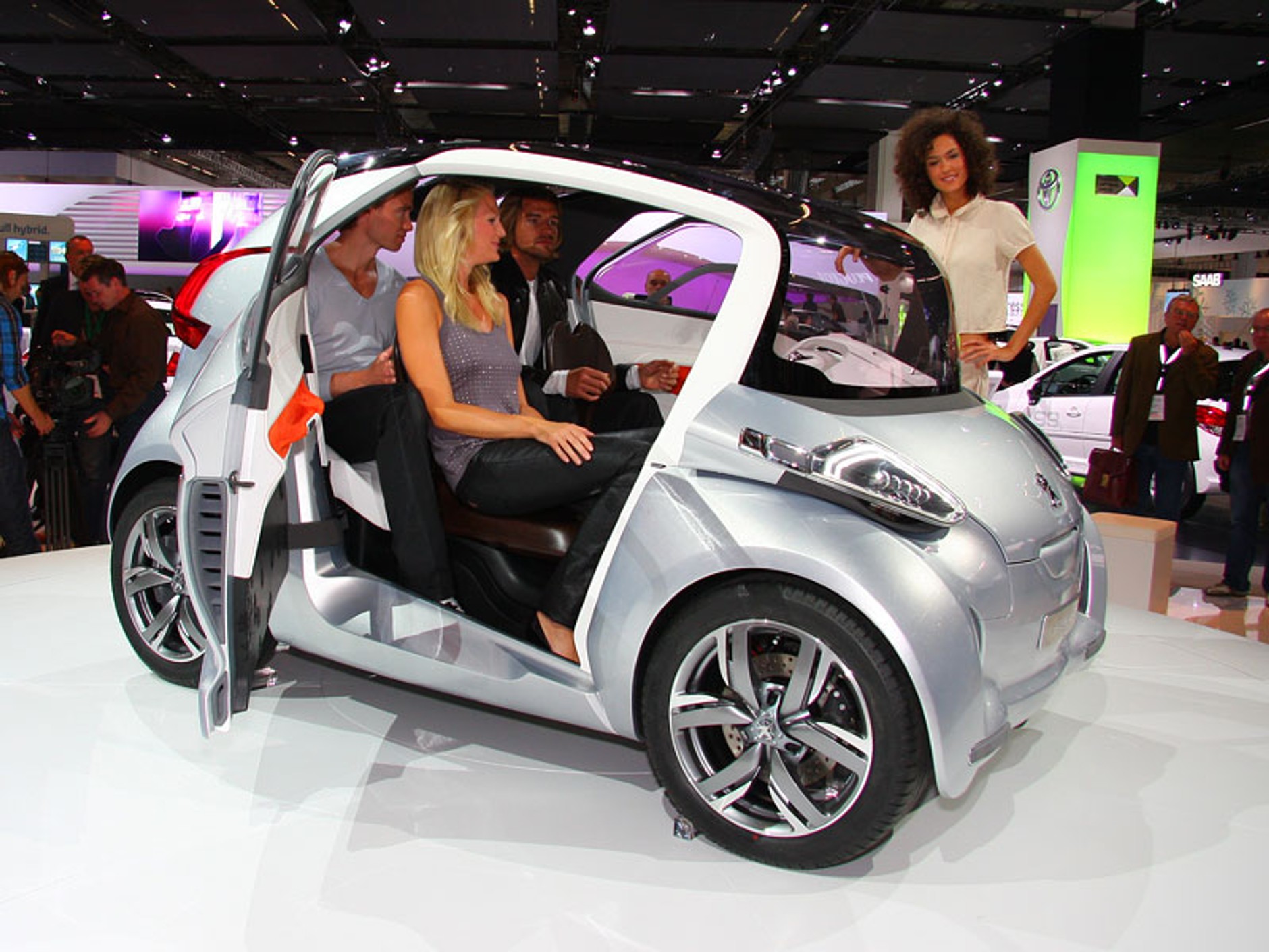 IAA Frankfurt 2009: Peugeot BB1 - wygodny, ale typowo miejski (fotogaleria)