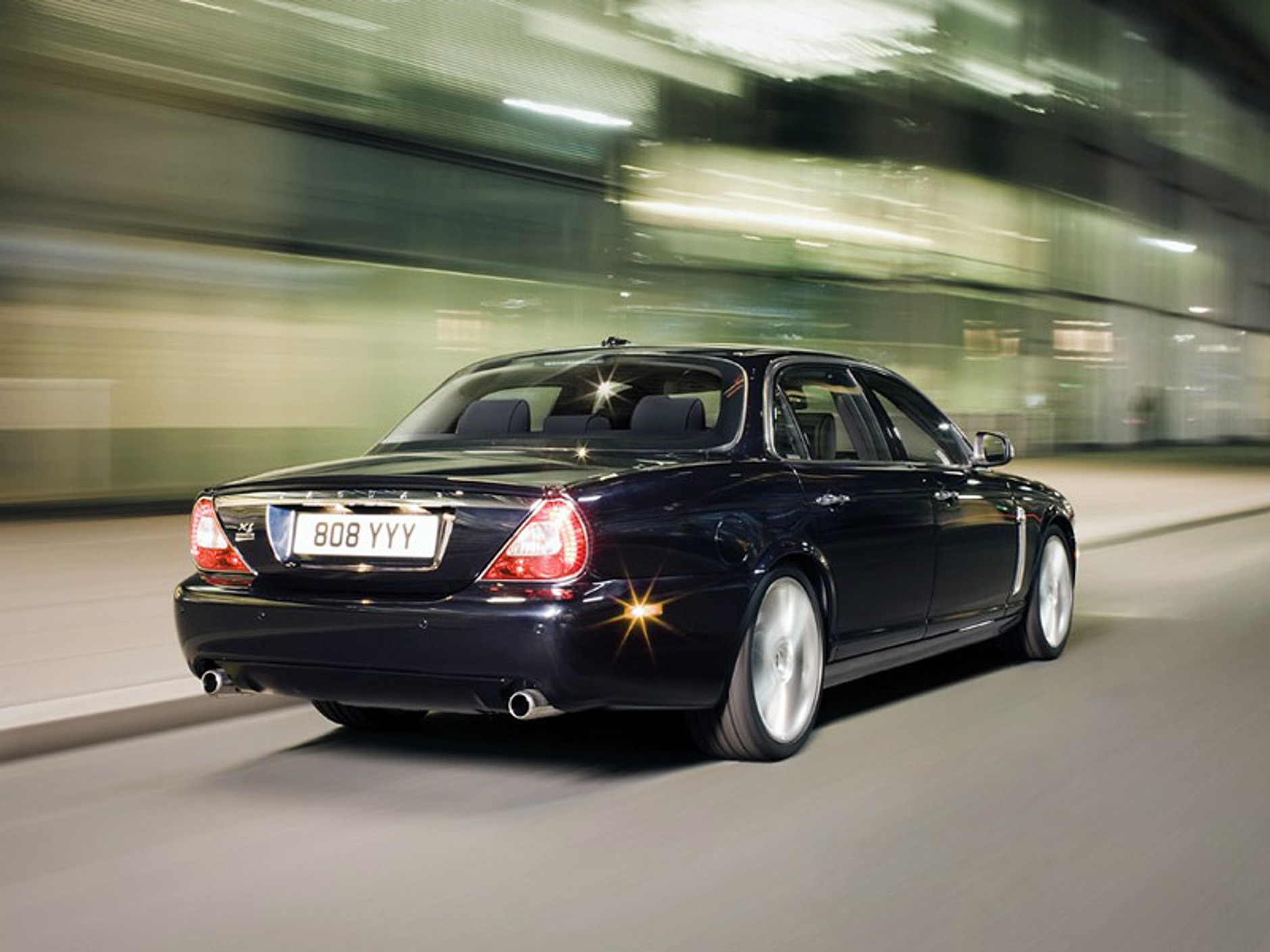 Genewa 2008: Jaguar XJ Portfolio - luksusowa edycja brytyjskiej limuzyny