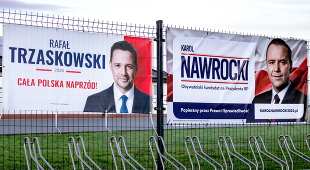 Jakie samochody mają Rafał Trzaskowski i Karol Nawrocki? Sprawdziliśmy oświadczenia