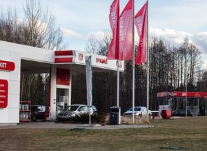 Mniej niż 2 złote za litr benzyny? Tak, ale czy na pewno chciałbyś tam jechać?
