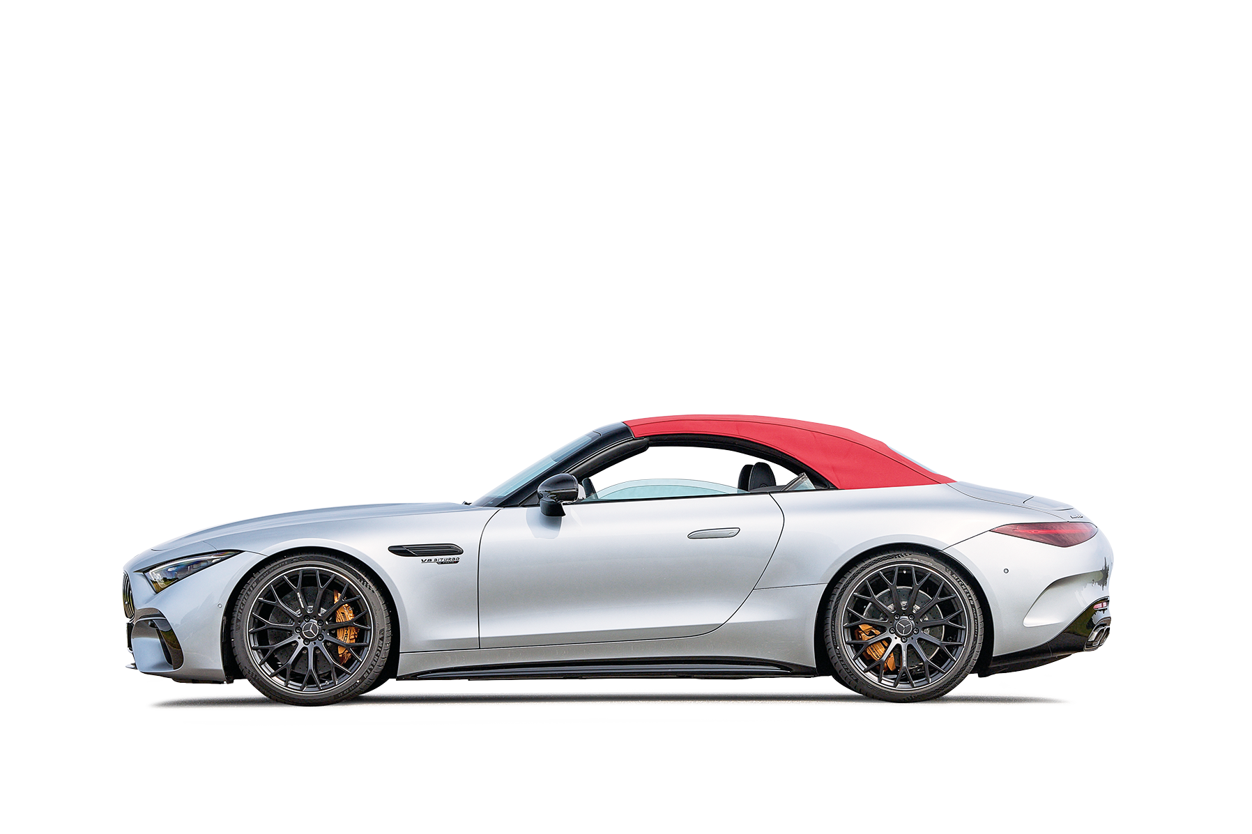 Miękki dach wykonany jak w przeszłości z materiału. Zamknięty dach i tył trochę przypominają Porsche, prawda?