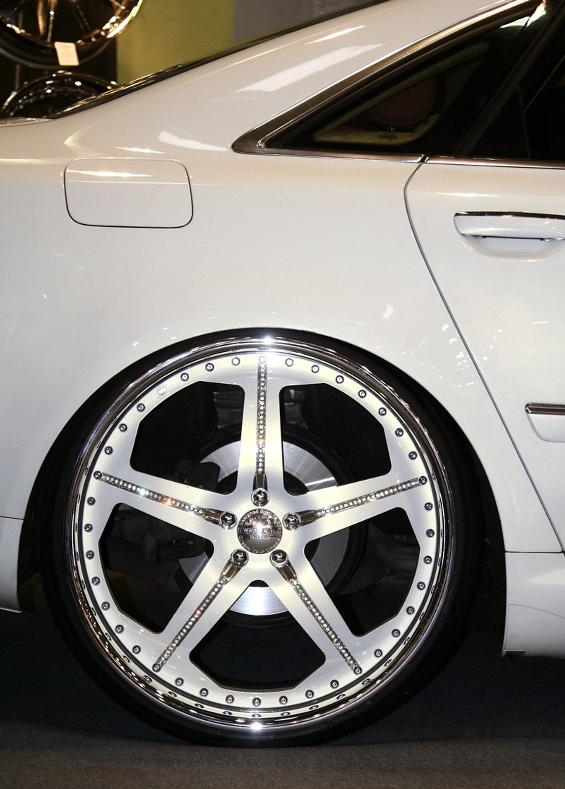 Essen Motor Show 2007 - Latające maszyny i piękne modelki (fotogaleria 2)