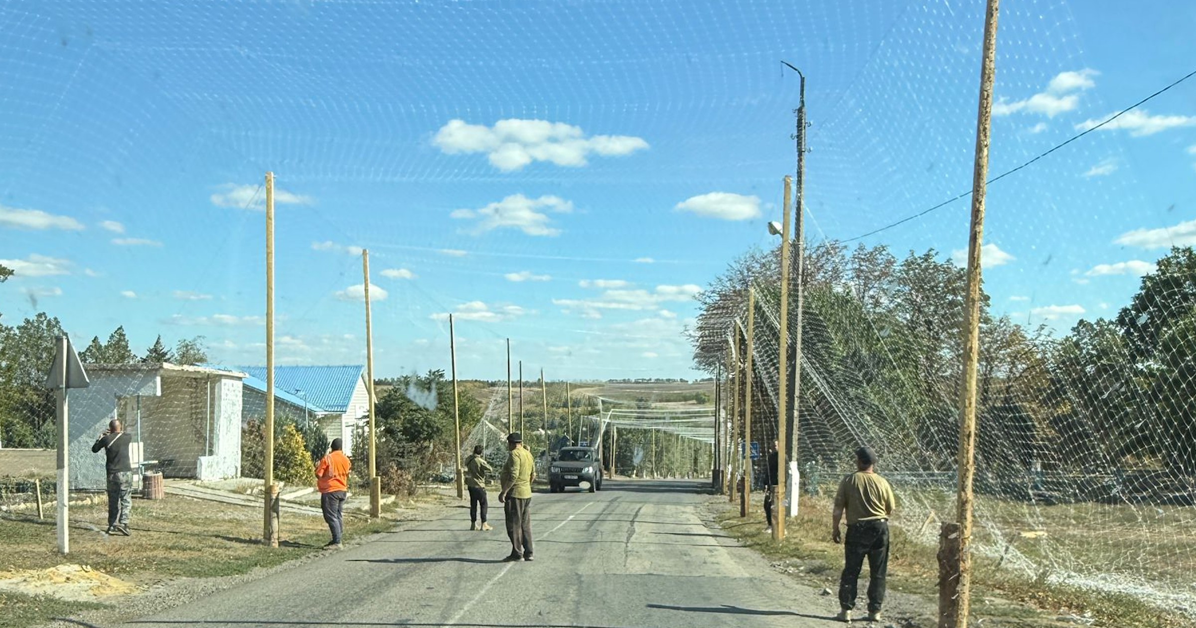 Sieci antydronowe nad drogami w Ukrainie