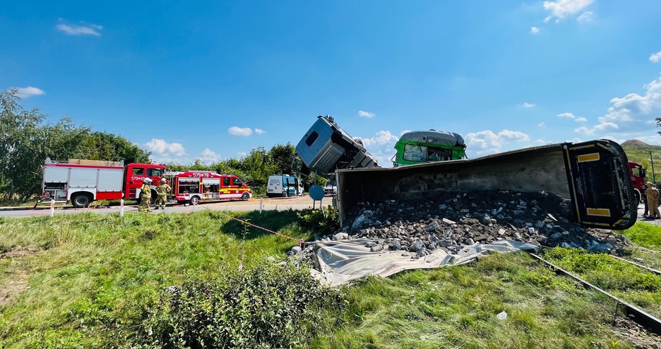 Makabryczny wypadek z udziałem szynobusu i ciężarówki