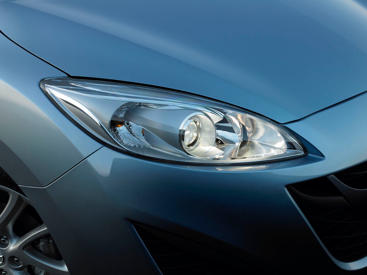Genewa 2010: Mazda - jubileuszowa edycja MX-5 oraz całkowicie nowy model 5